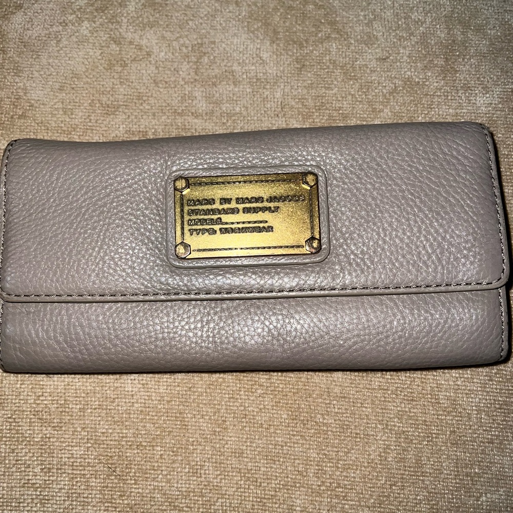Marc Jacobs Gray Pebbled Leather Wallet